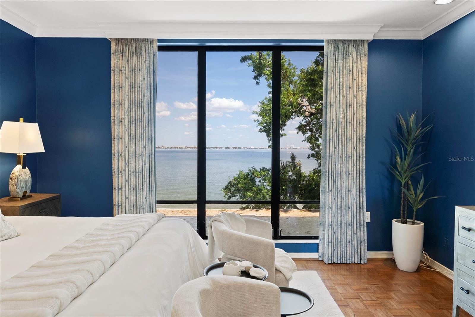 5010 BAYSHORE CONDO INC - Residential