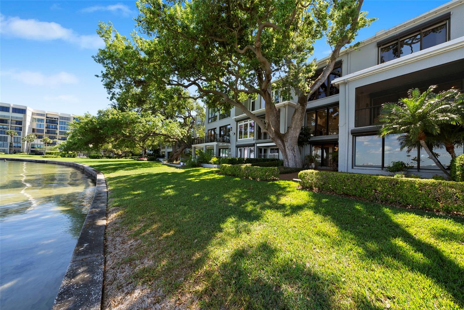 5010 BAYSHORE CONDO INC - Residential