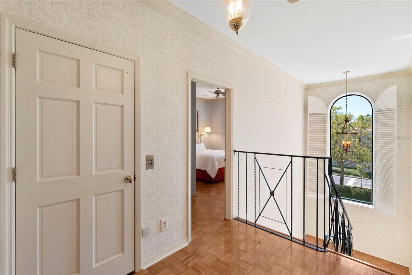 5010 BAYSHORE CONDO INC - Residential