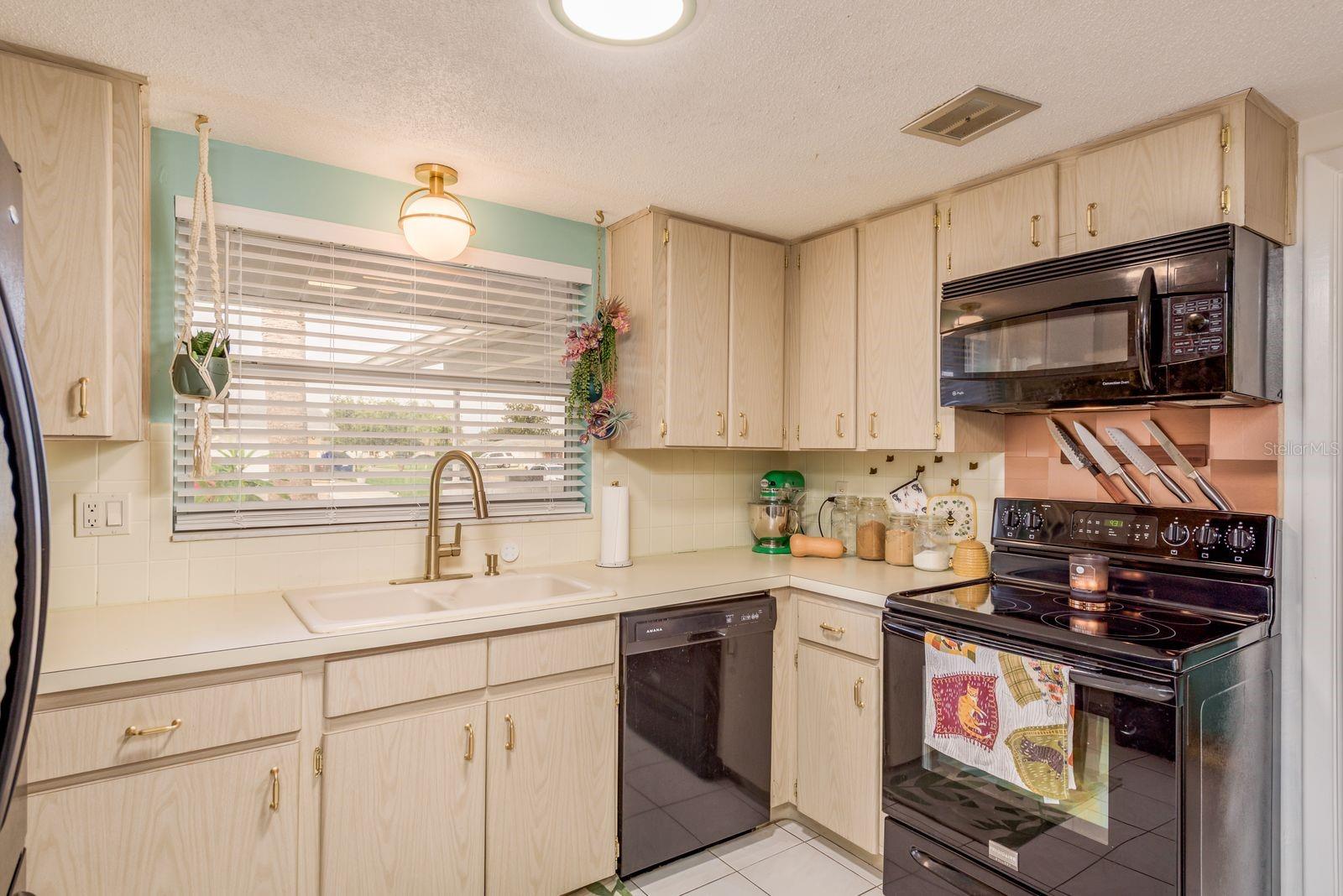 JASMINE LAKES - Residential