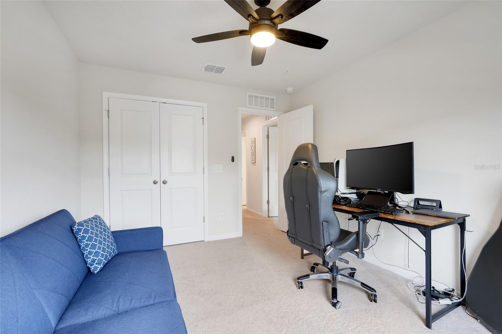 HOLDEN RDG TWNHMS - Residential Lease