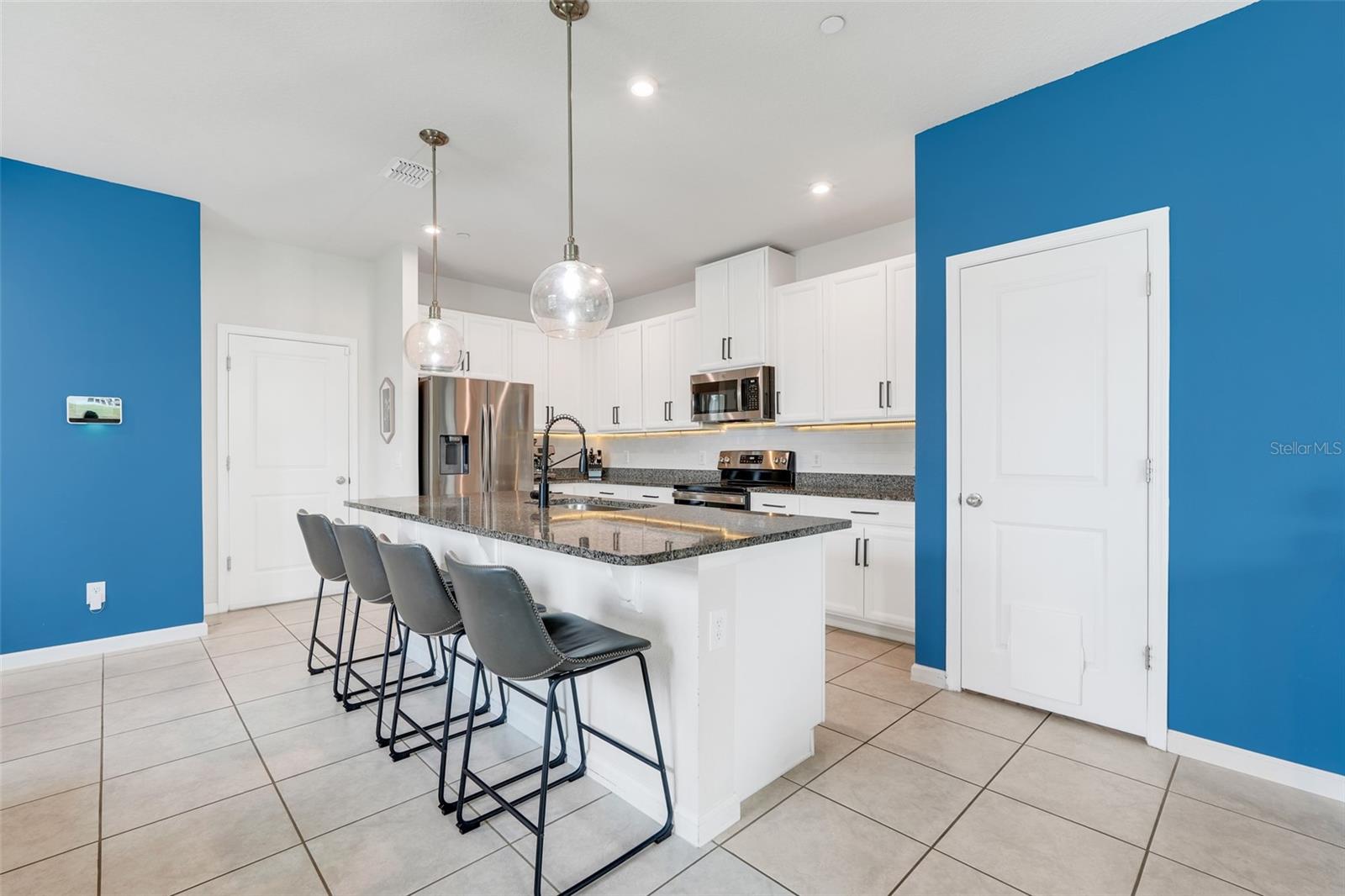 HOLDEN RDG TWNHMS - Residential Lease