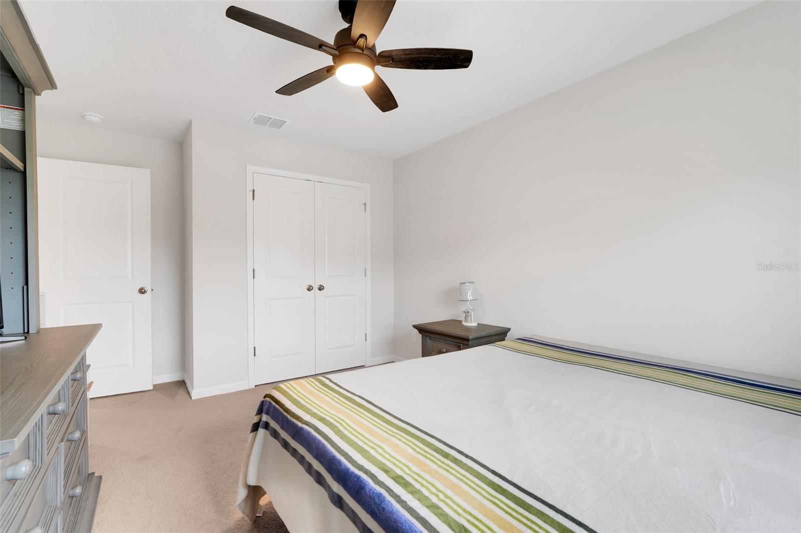 HOLDEN RDG TWNHMS - Residential Lease