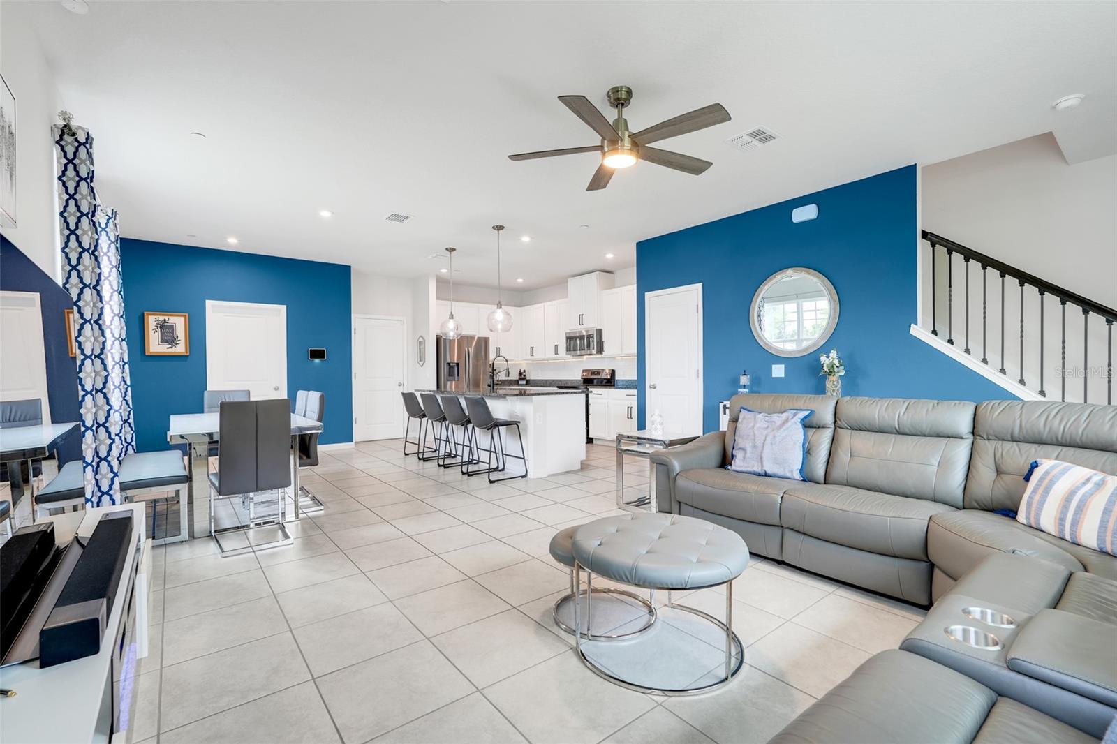 HOLDEN RDG TWNHMS - Residential Lease