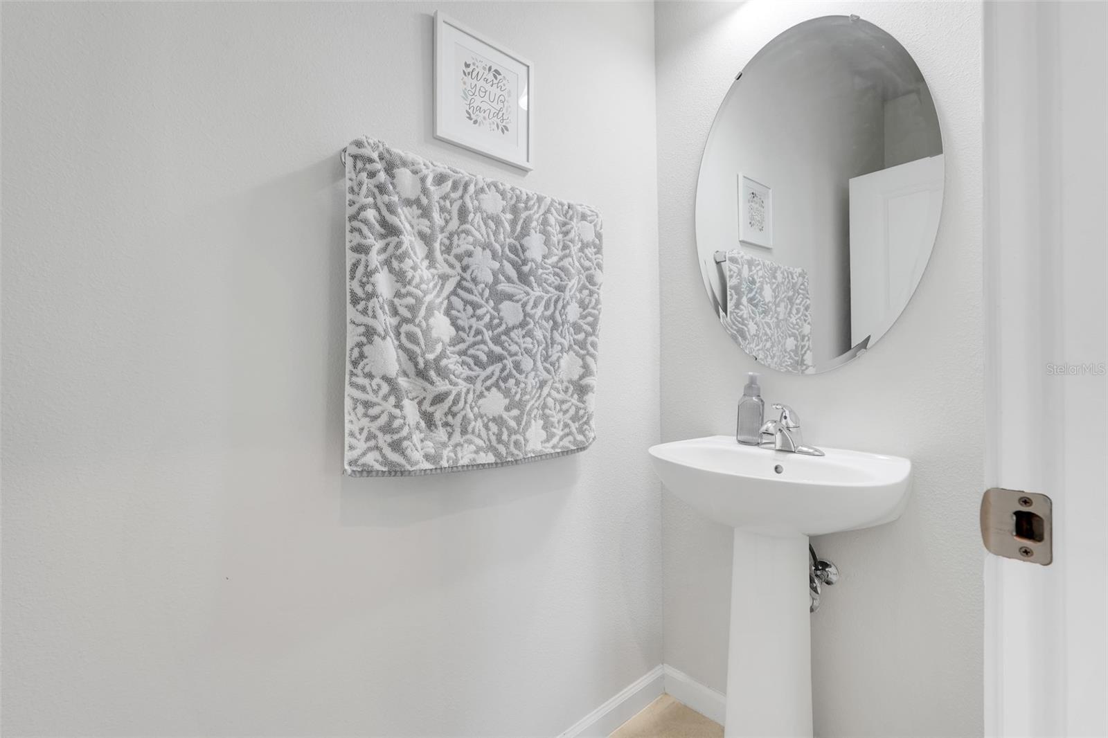 HOLDEN RDG TWNHMS - Residential Lease