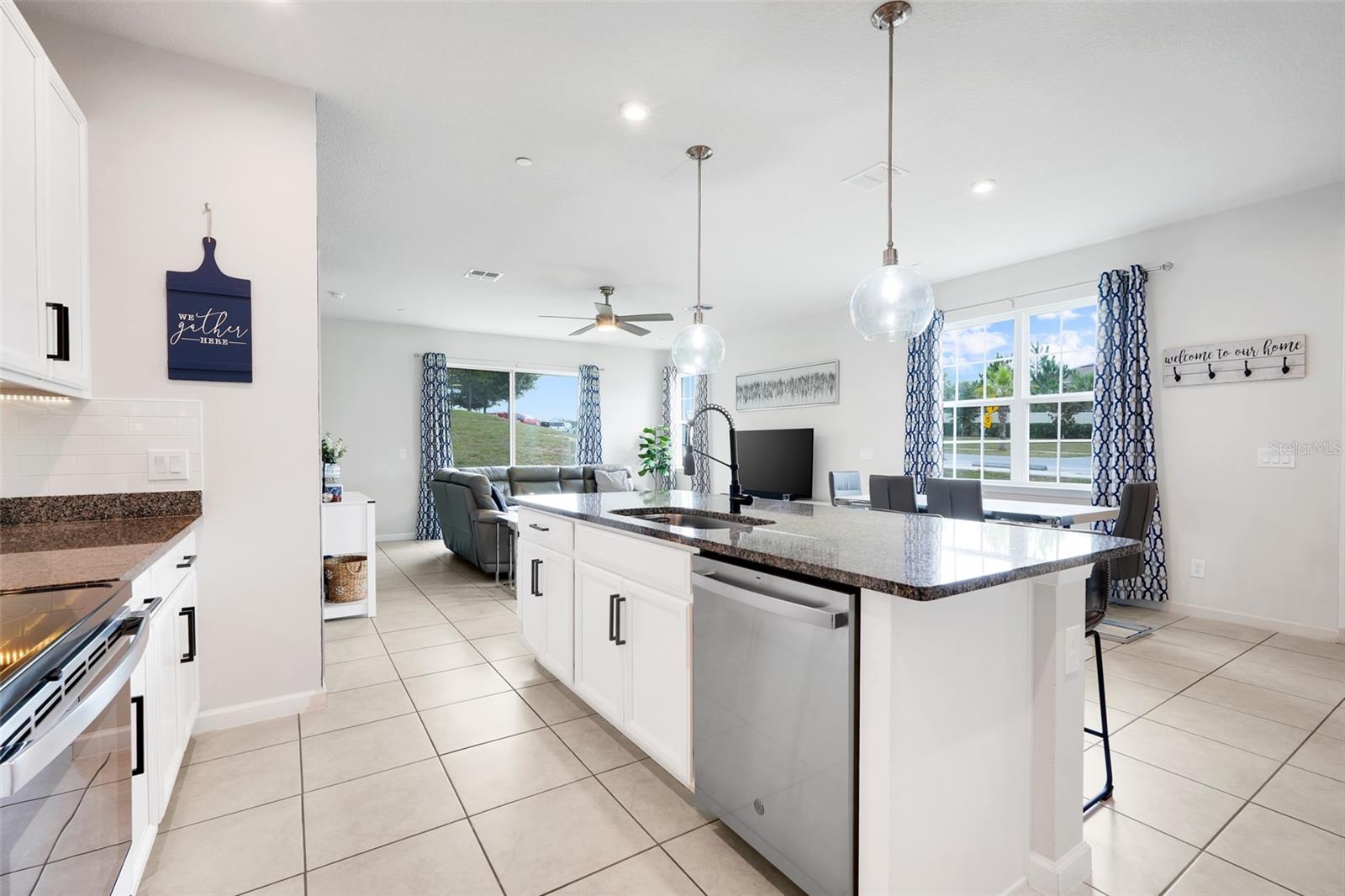 HOLDEN RDG TWNHMS - Residential Lease