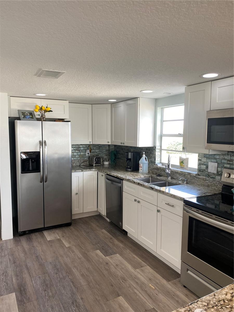 PONCE DE LEON TOWERS CONDO - Residential Lease