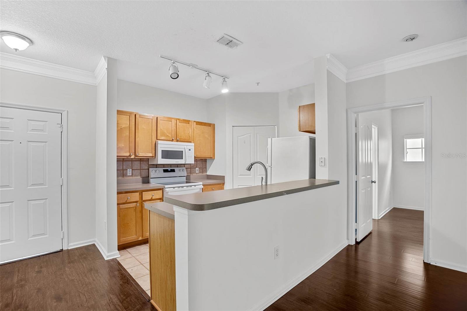 4207 S DALE MABRY HIGHWAY 8112