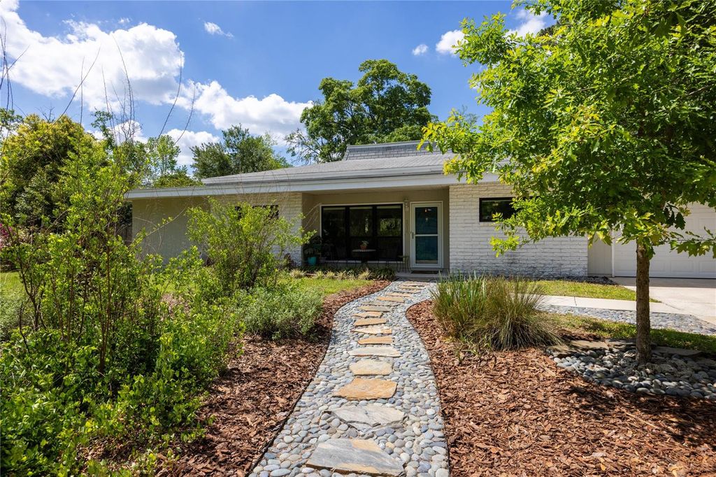 Photo of 5016 NW 36th Street, Gainesville, FL 32605 (MLS # GC539367)