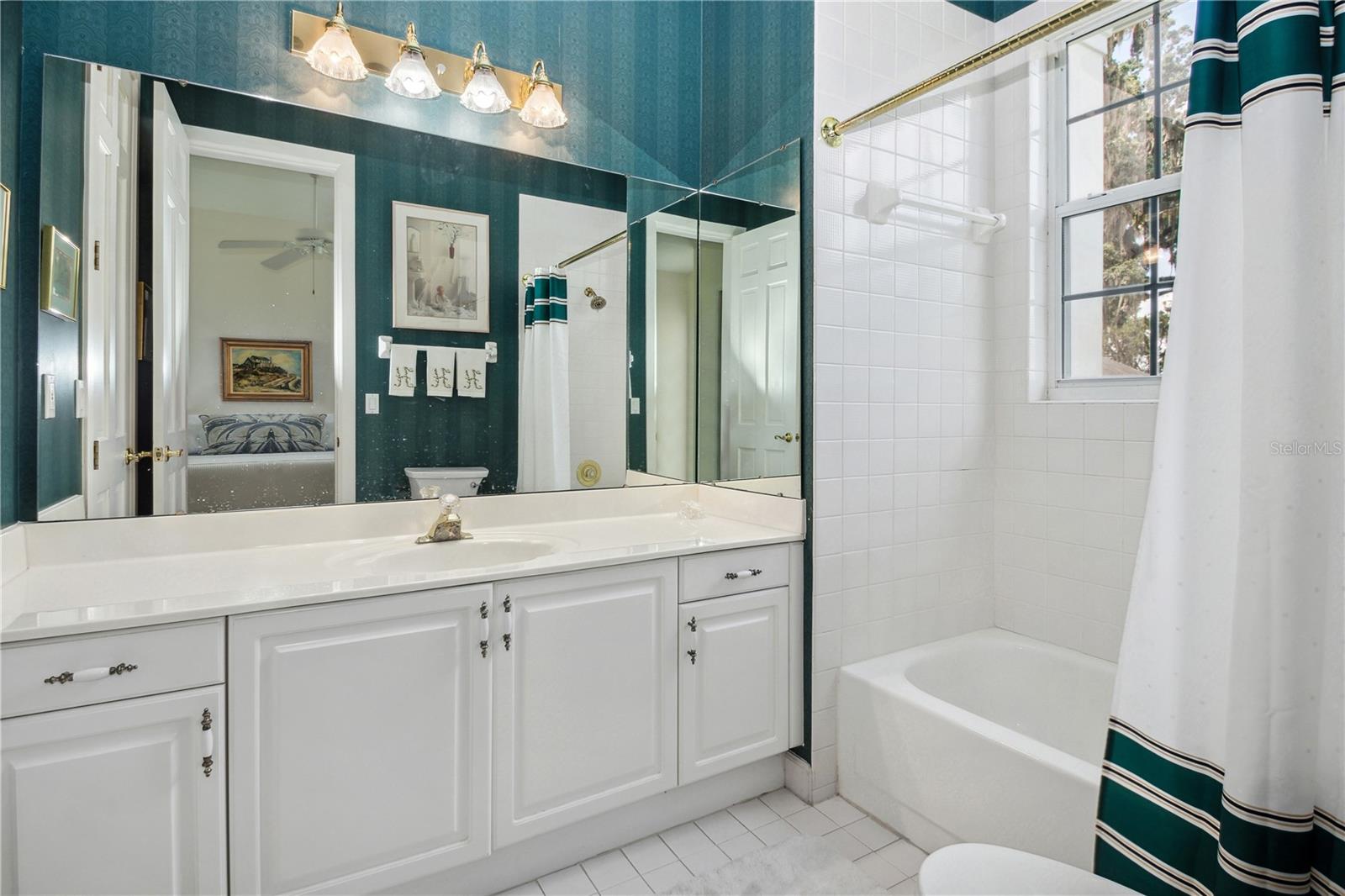 PARK PLACE ON LAKE JOANNA - Residential