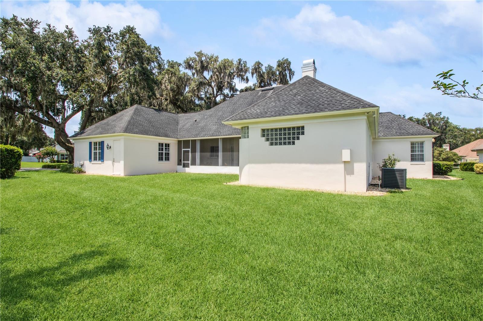 PARK PLACE ON LAKE JOANNA - Residential