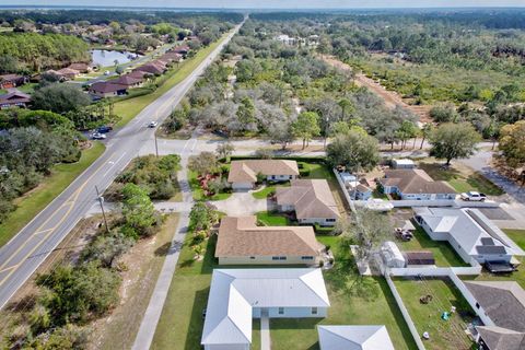 A home in SEBRING