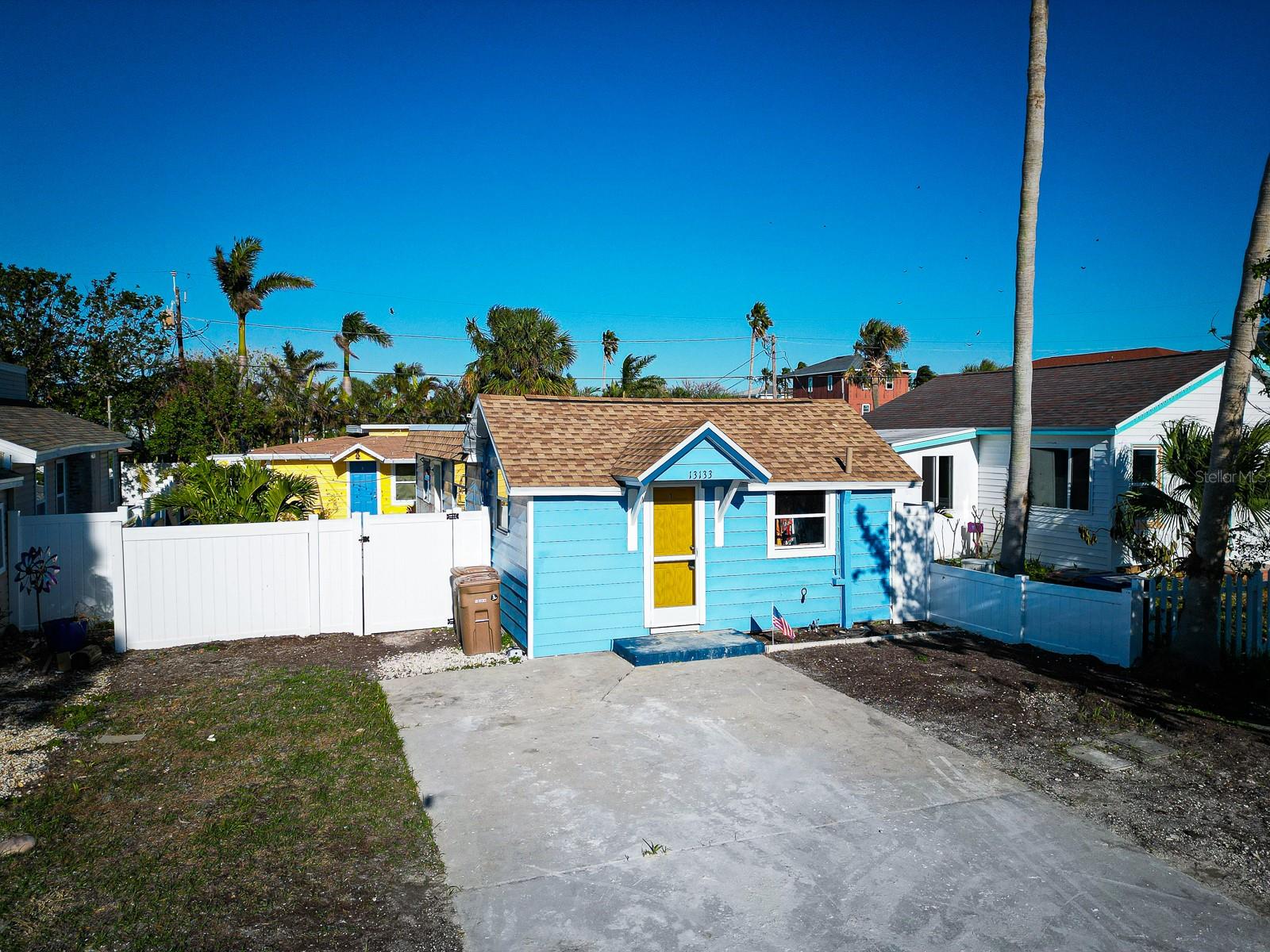 PAGES REP OF MITCHELLS BEACH - Land