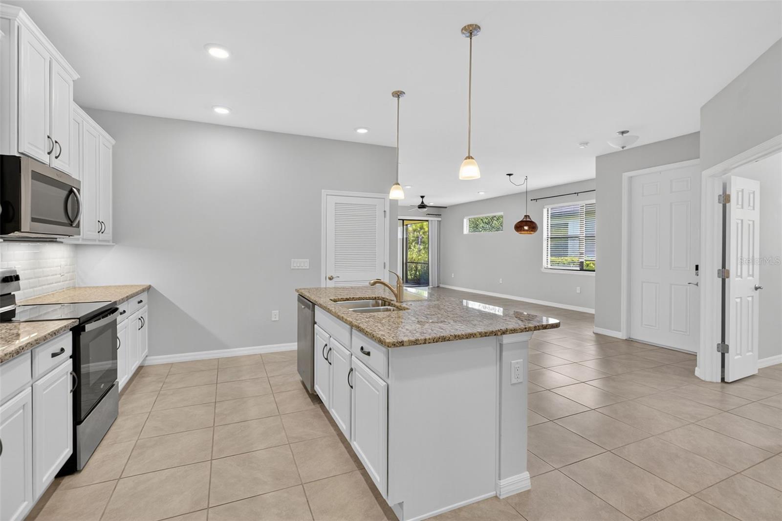 PRESERVE/WEST VLGS PH 2 - Residential Lease