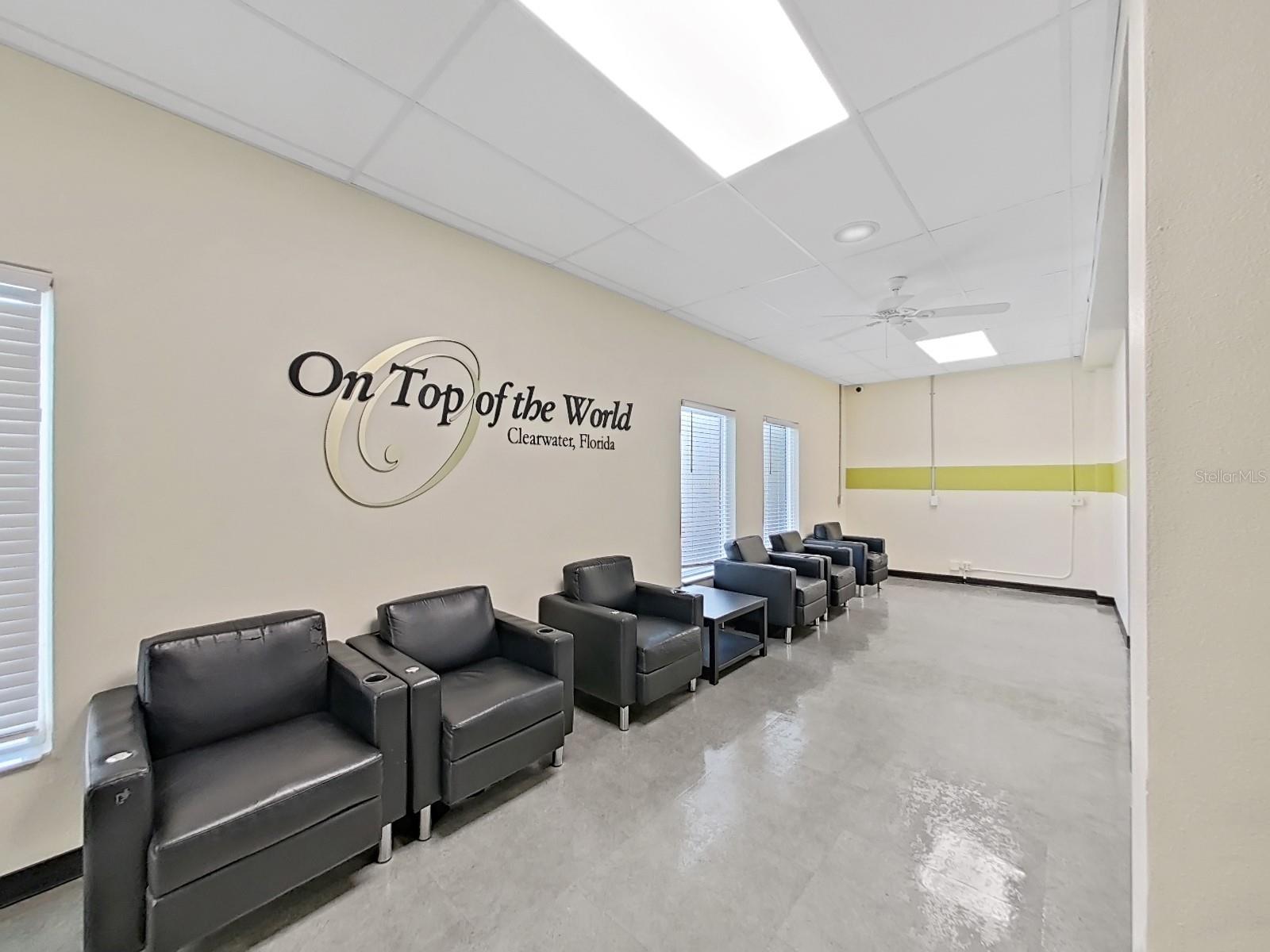 ON TOP OF THE WORLD - Residential