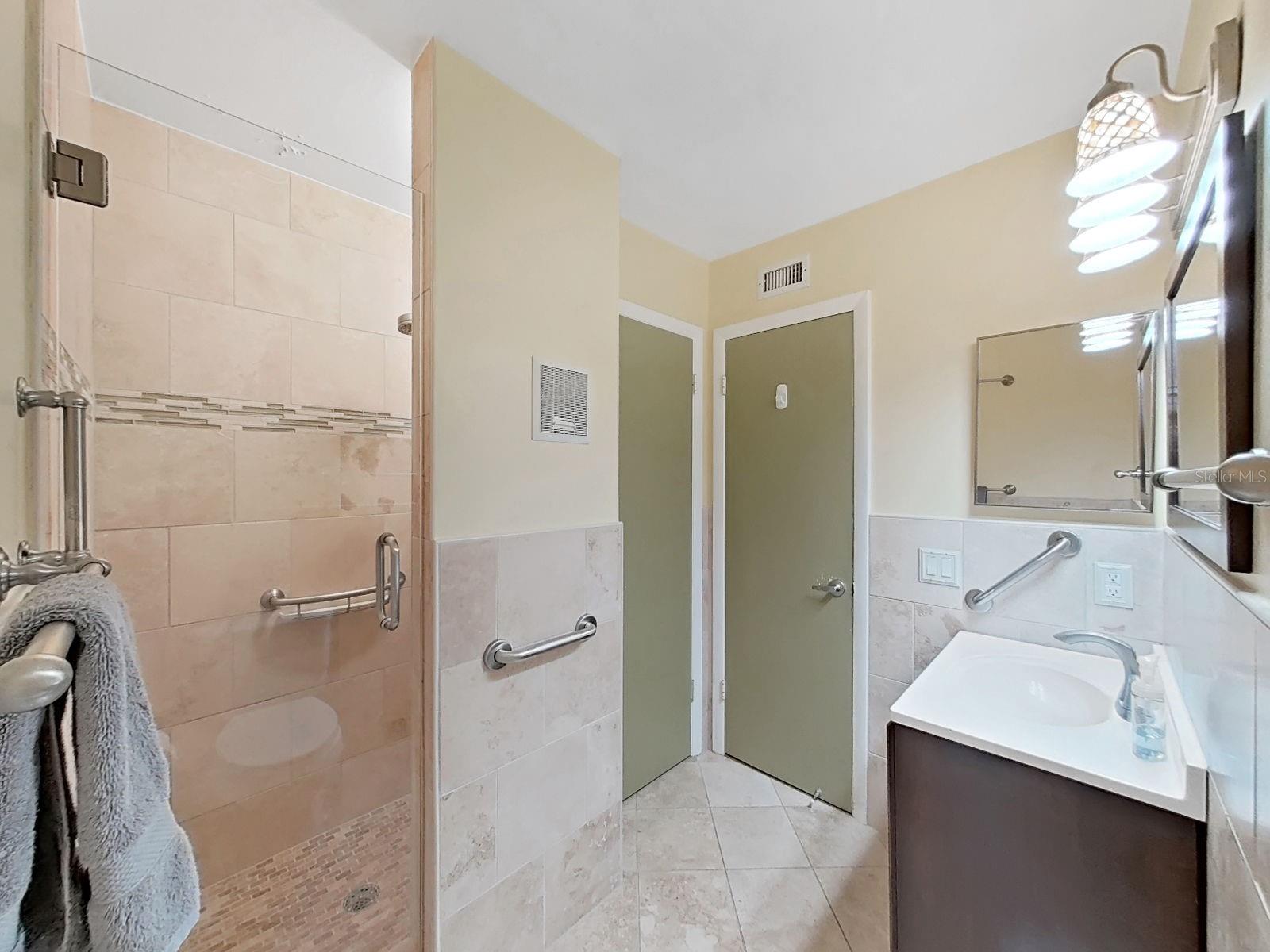 ON TOP OF THE WORLD - Residential