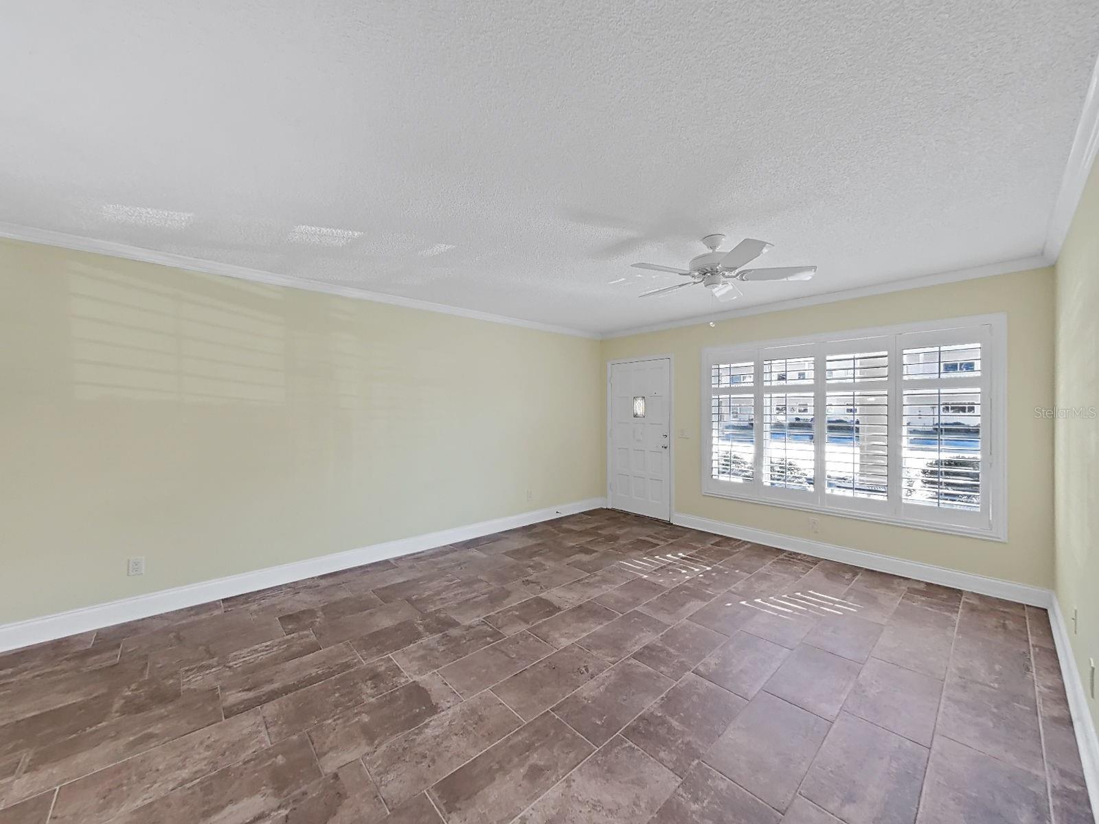 ON TOP OF THE WORLD - Residential