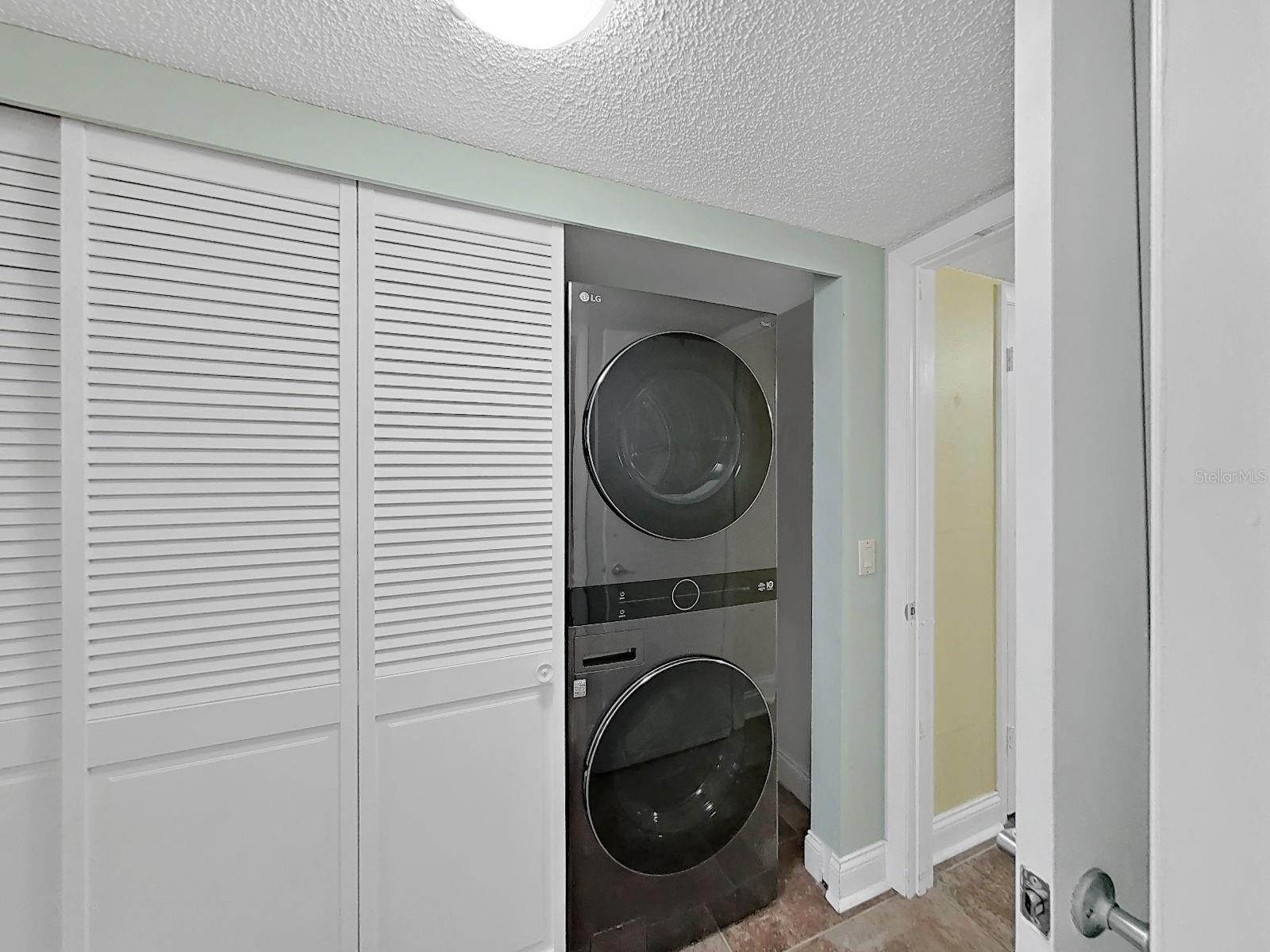 ON TOP OF THE WORLD - Residential