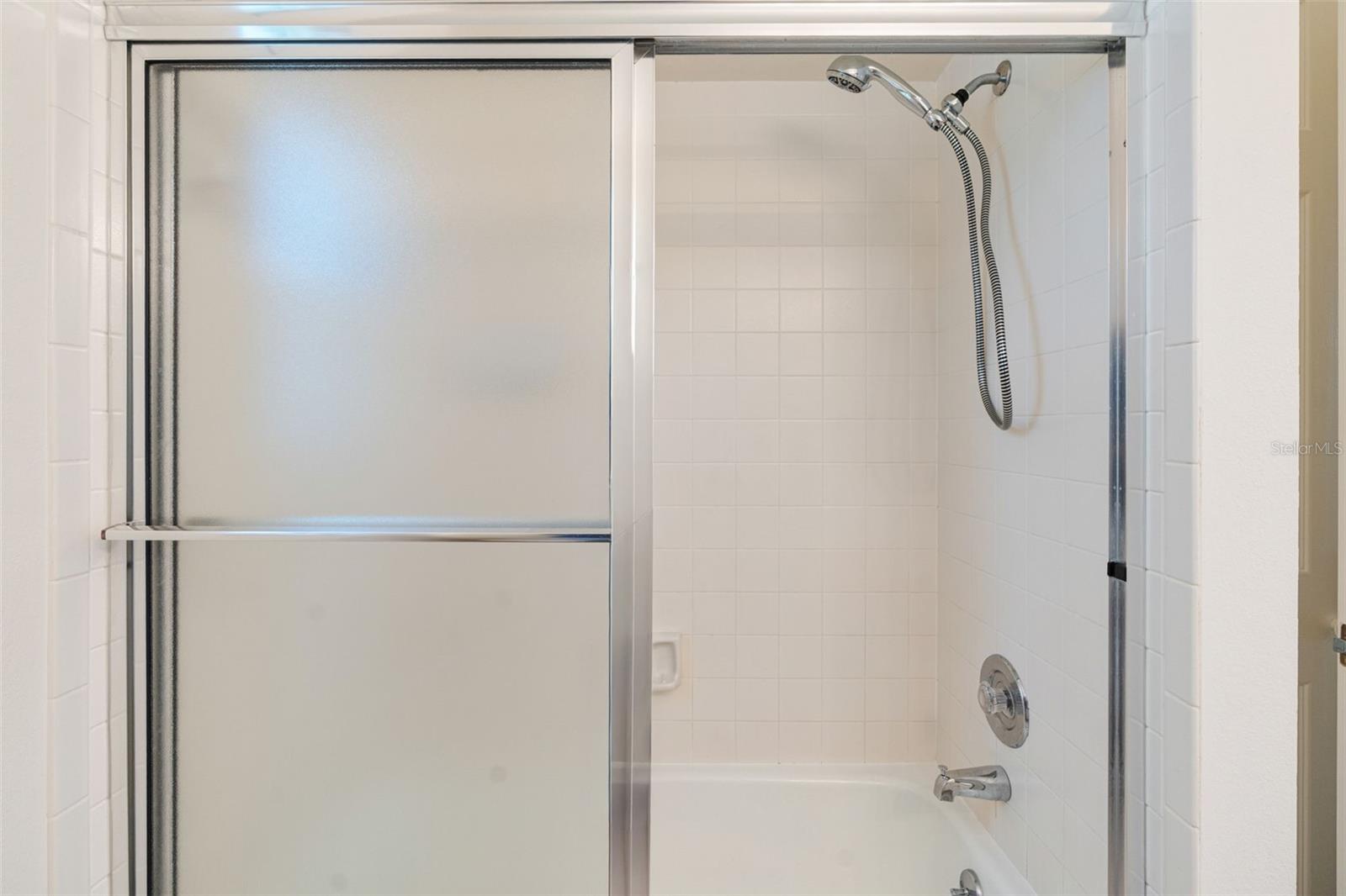 COLONIAL OAKS - Residential