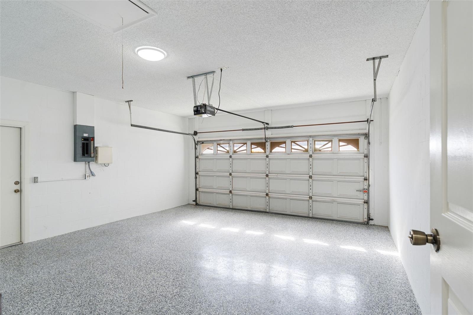 COLONIAL OAKS - Residential