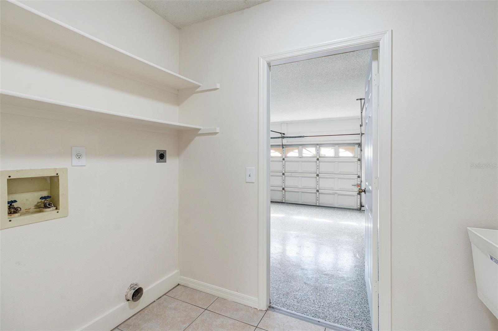 COLONIAL OAKS - Residential