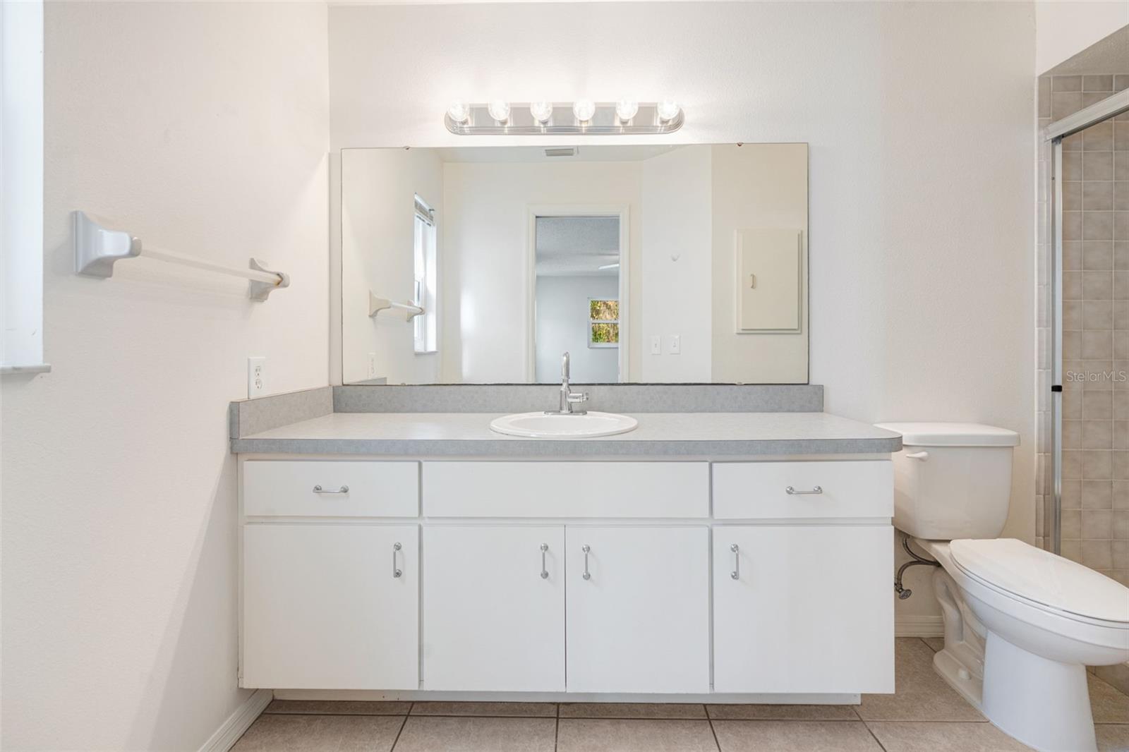 COLONIAL OAKS - Residential