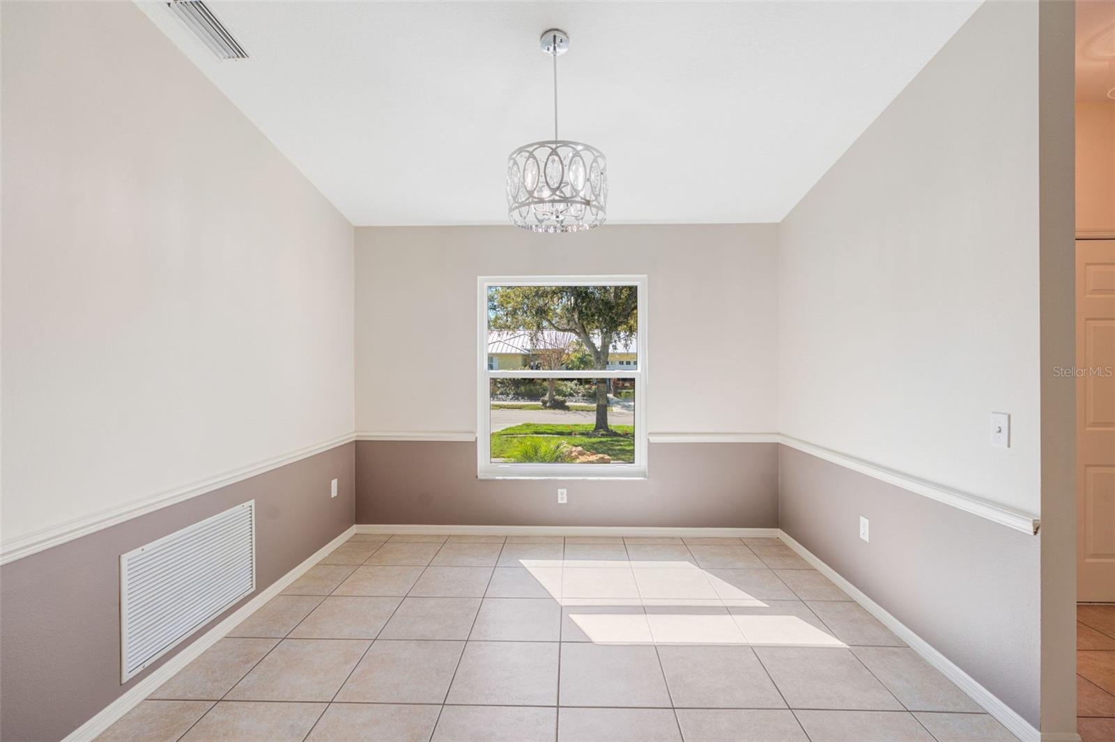 COLONIAL OAKS - Residential