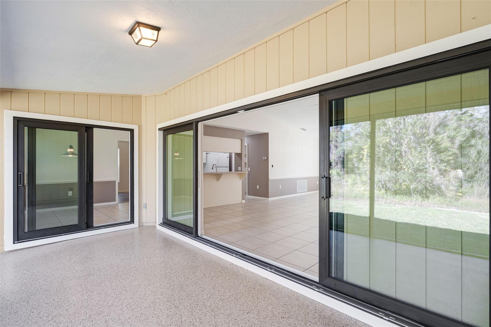 COLONIAL OAKS - Residential