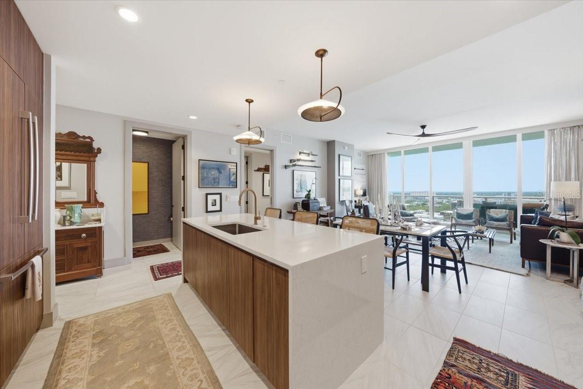 REFLECTION CONDO - Residential