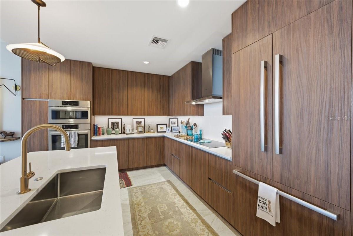 REFLECTION CONDO - Residential