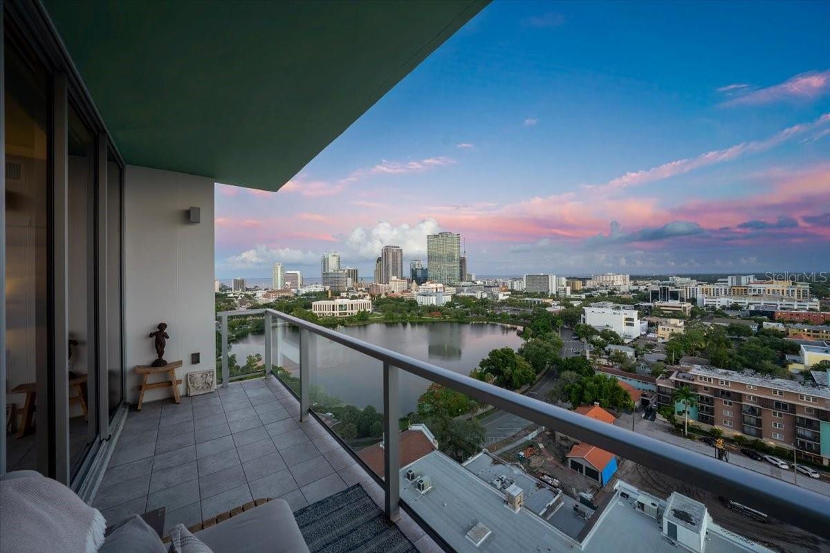 REFLECTION CONDO - Residential