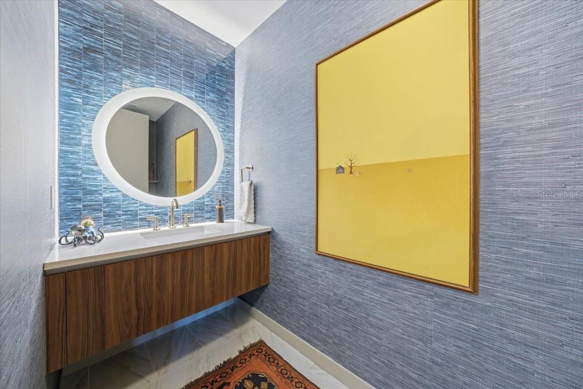 REFLECTION CONDO - Residential