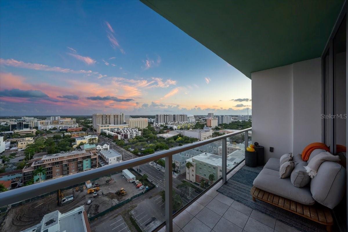 REFLECTION CONDO - Residential