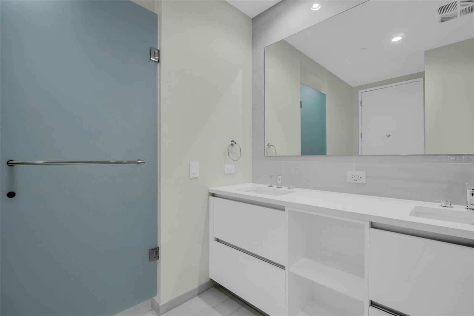 400 CENTRAL - Residential