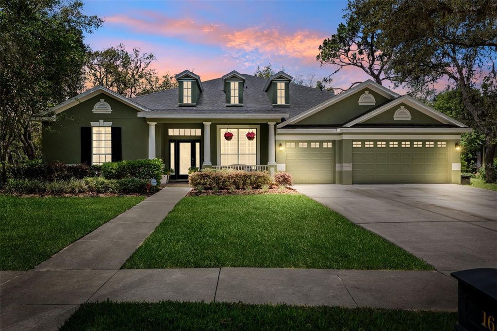 Photo of 16039 Ternglade Drive, Lithia, FL 33547 (MLS # TB8389162)