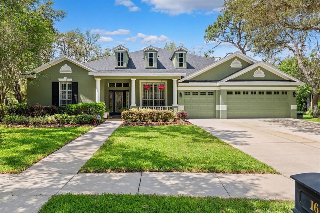 Photo of 16039 Ternglade Drive, Lithia, FL 33547 (MLS # TB8389162)