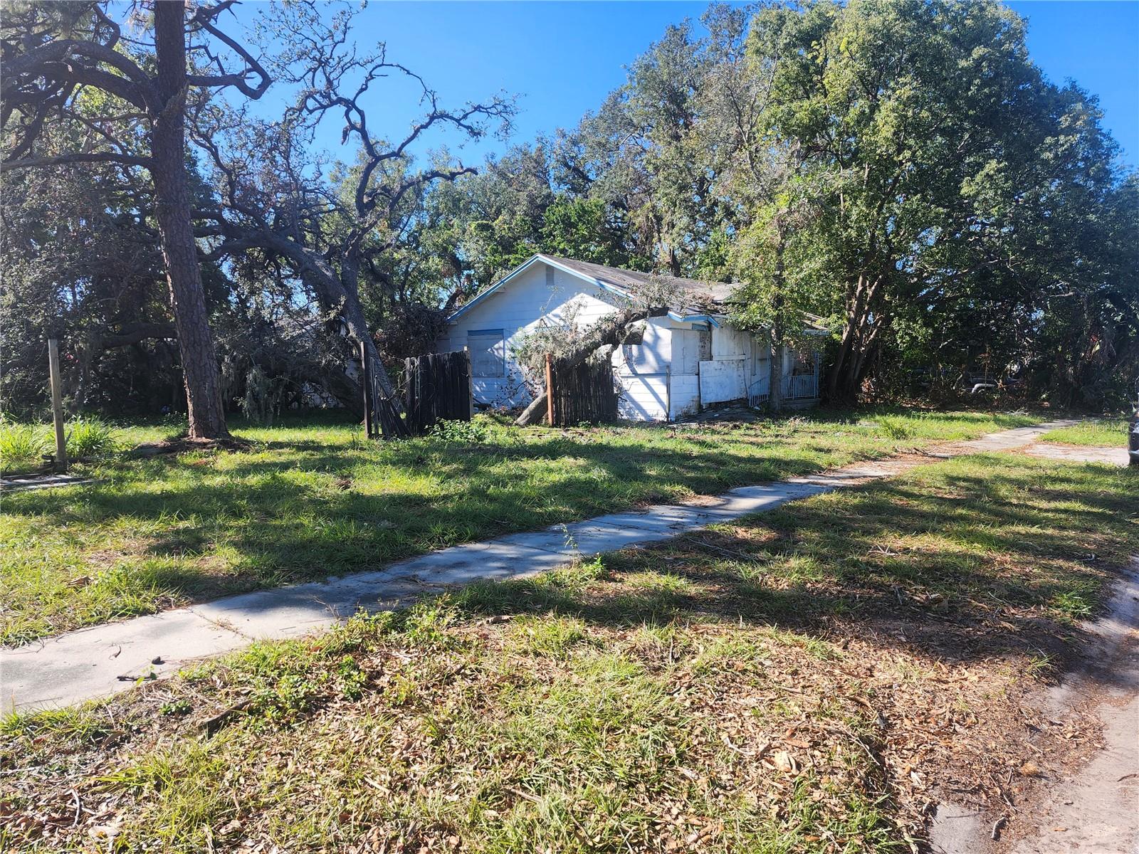 DISSTON TERRACE - Land