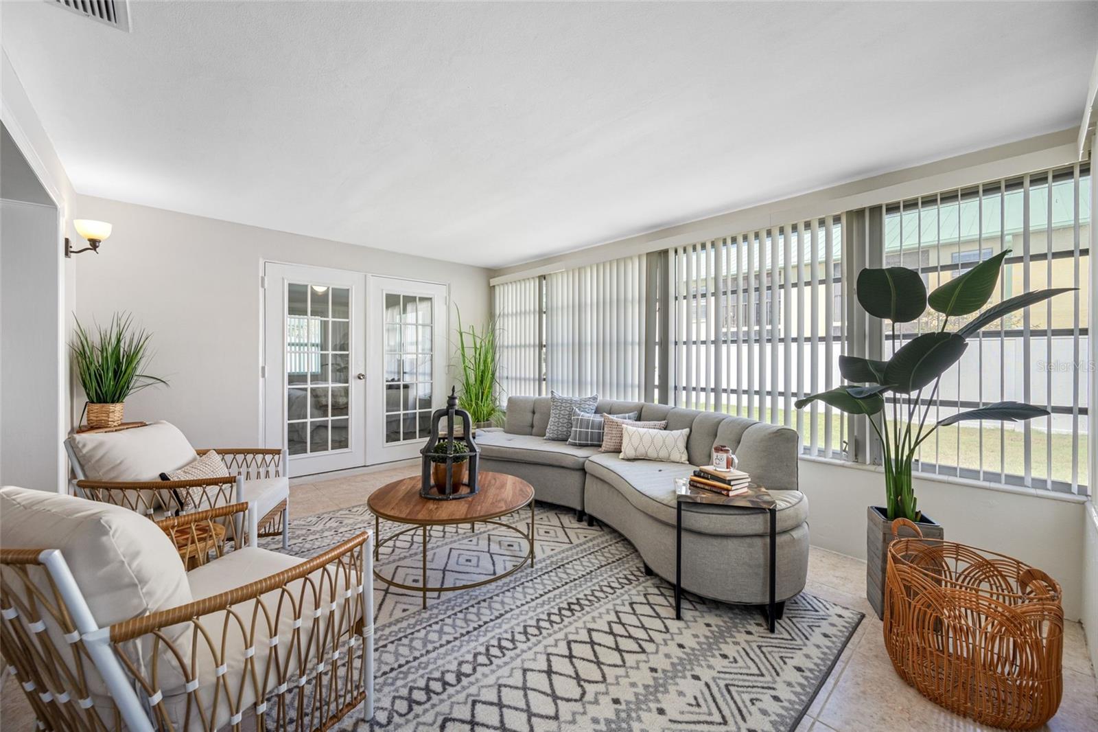 WILLIAMSDALE SQUARE 4TH ADD - Residential