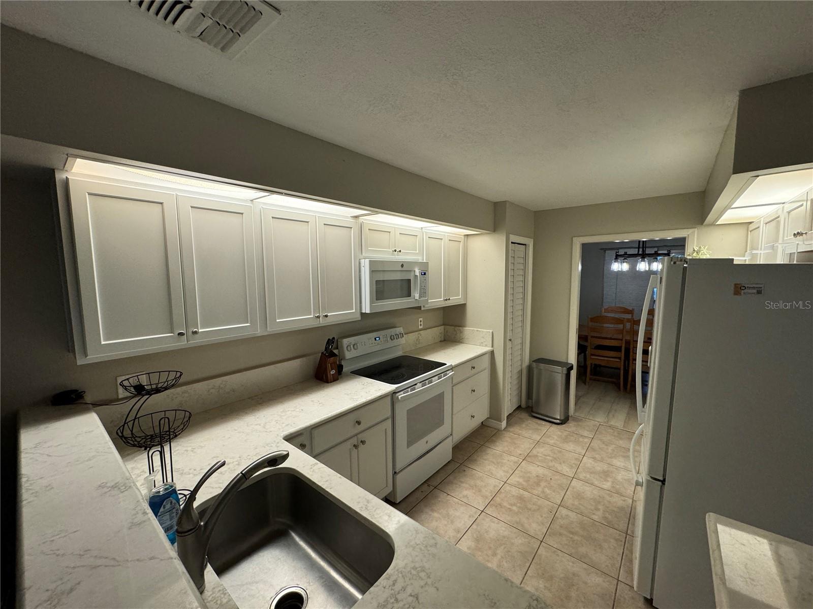 OAK HARBOUR SEC 3 A CONDO - Residential