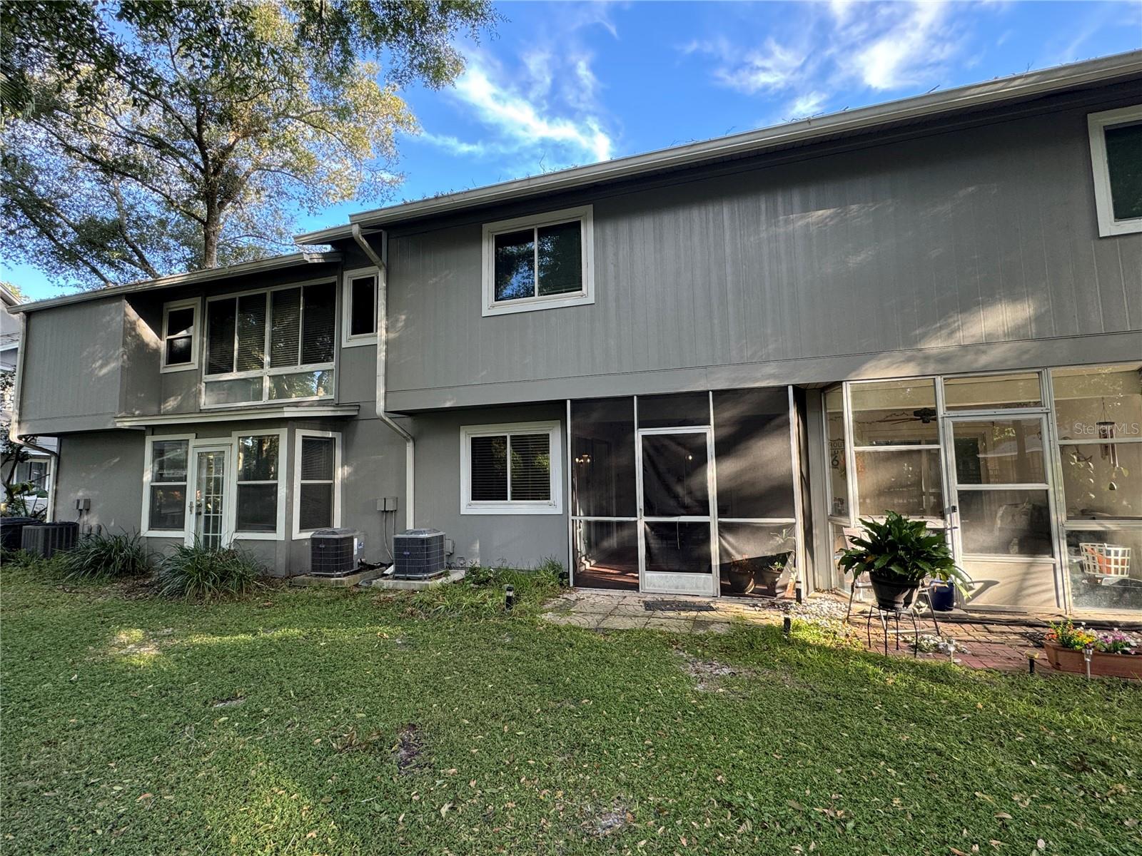 OAK HARBOUR SEC 3 A CONDO - Residential