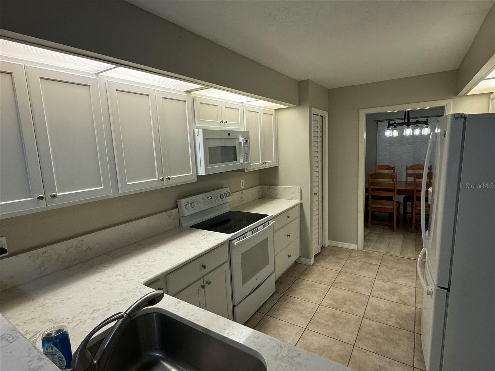 OAK HARBOUR SEC 3 A CONDO - Residential