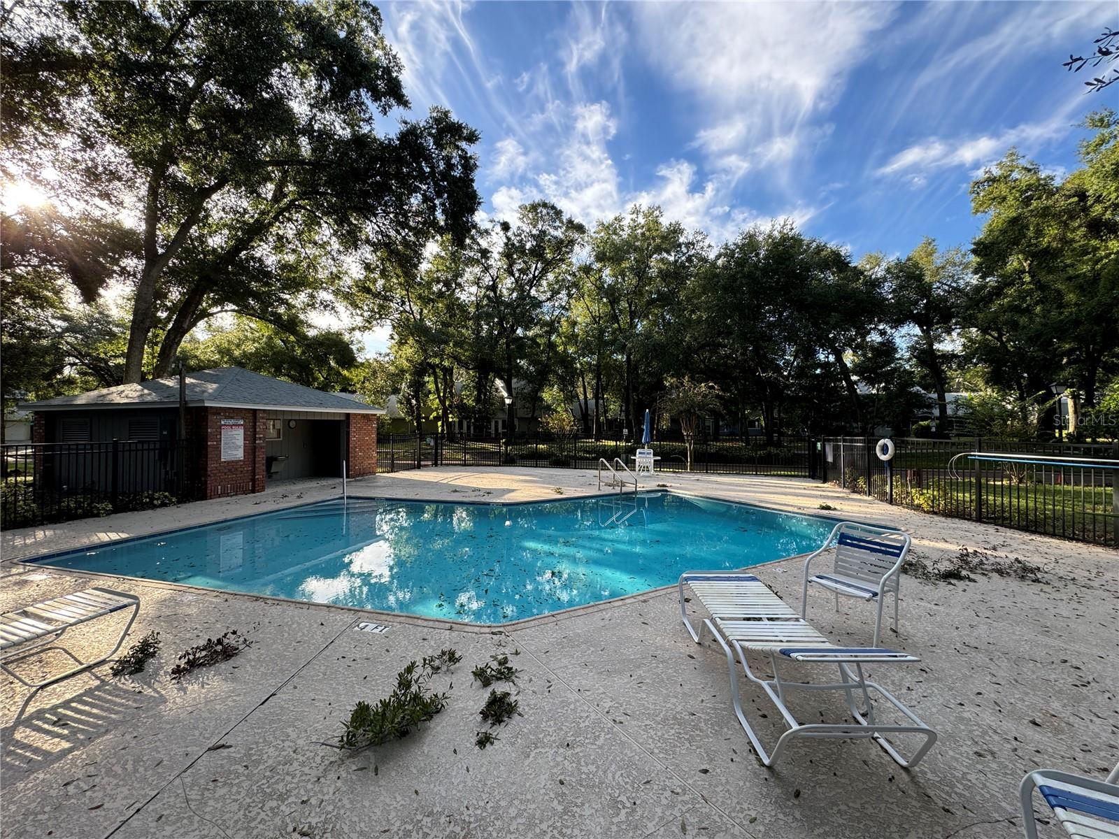 OAK HARBOUR SEC 3 A CONDO - Residential