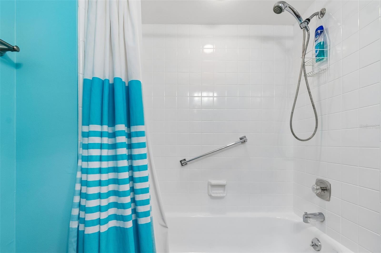 VILLAGE GREEN - Residential