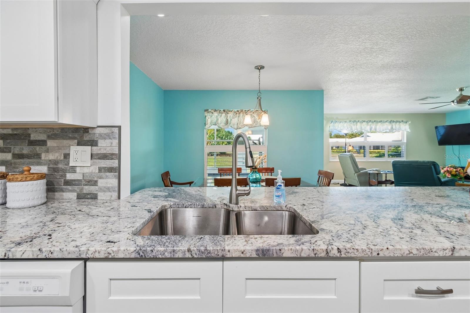 VILLAGE GREEN - Residential