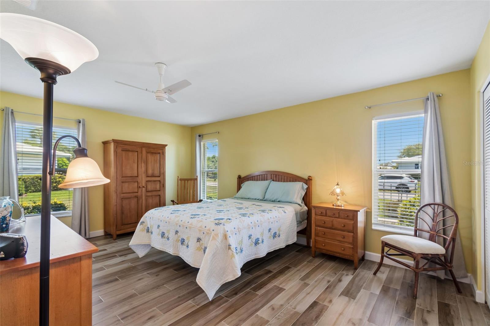 VILLAGE GREEN - Residential