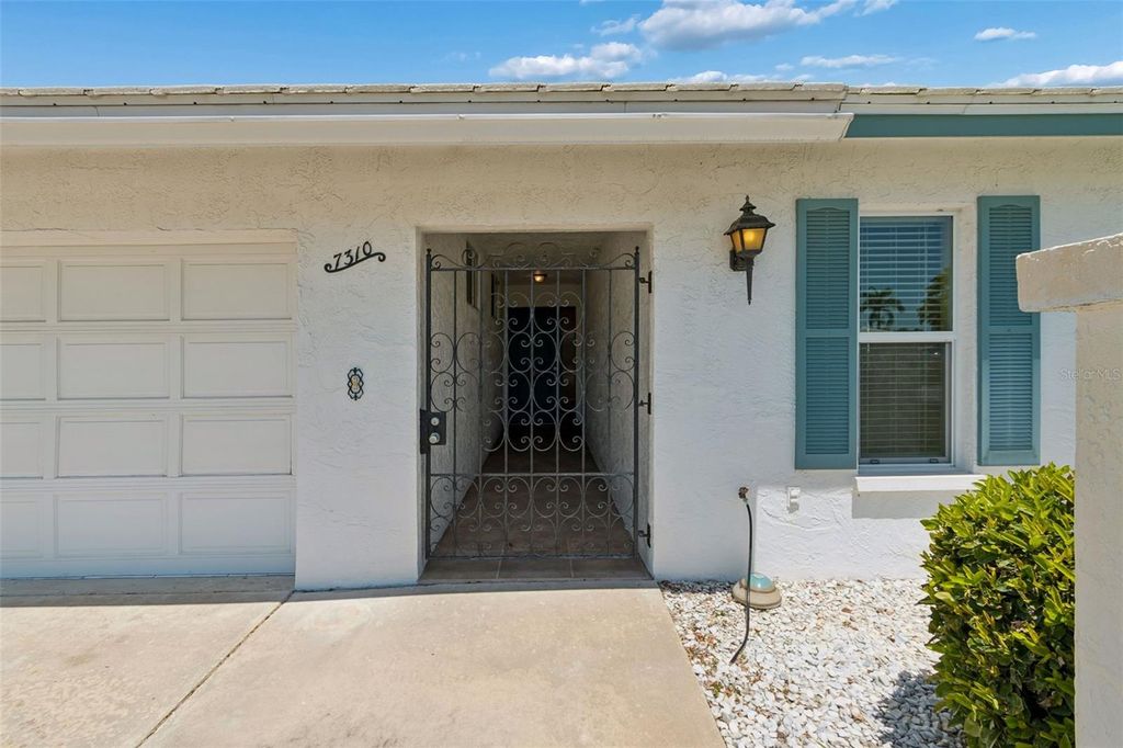 Photo of 7310 9th Ave W #5834, Bradenton, FL 34209 (MLS # A4690191)