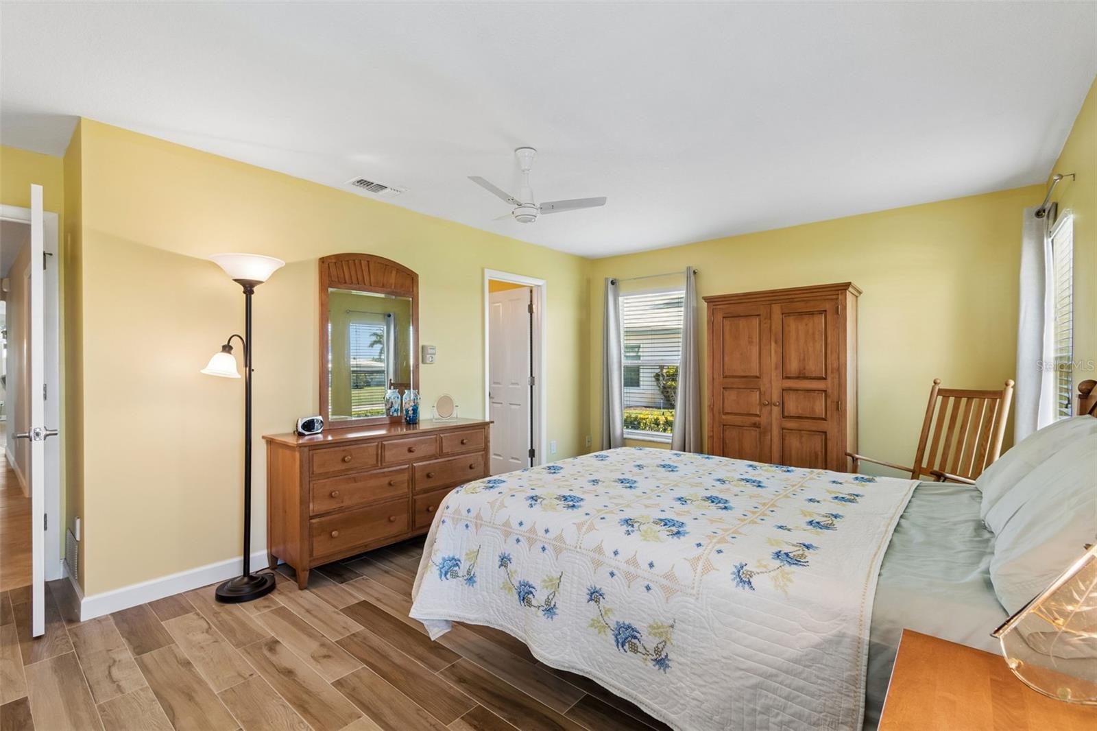 VILLAGE GREEN - Residential