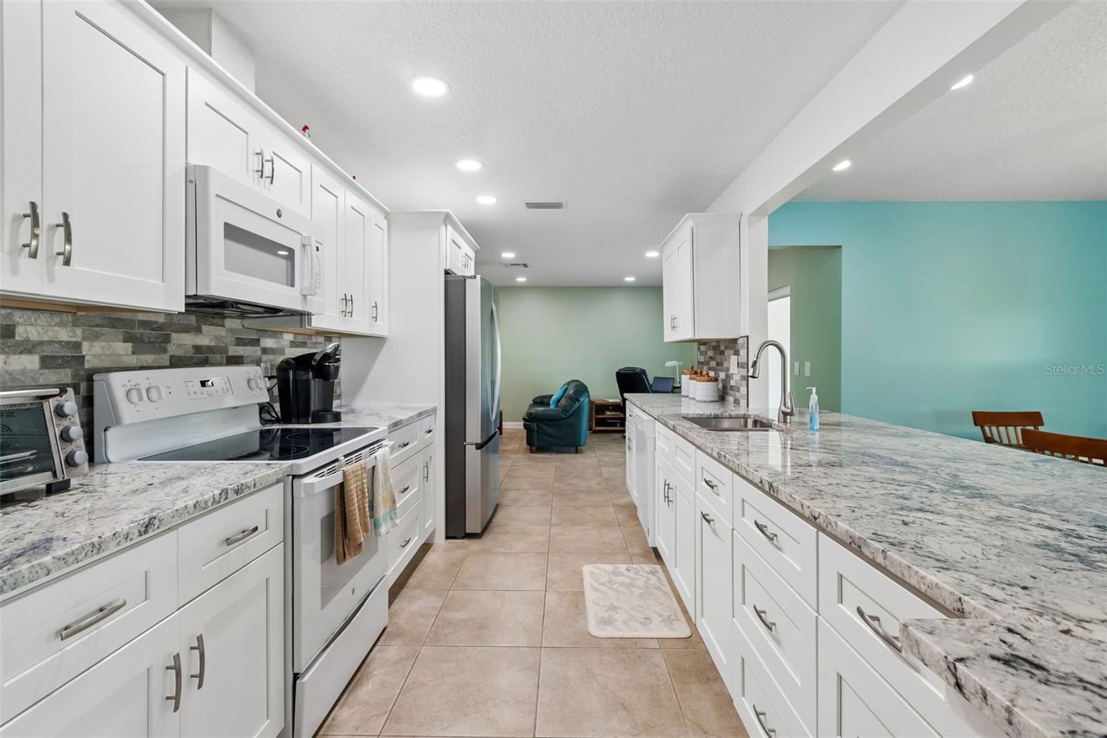 VILLAGE GREEN - Residential