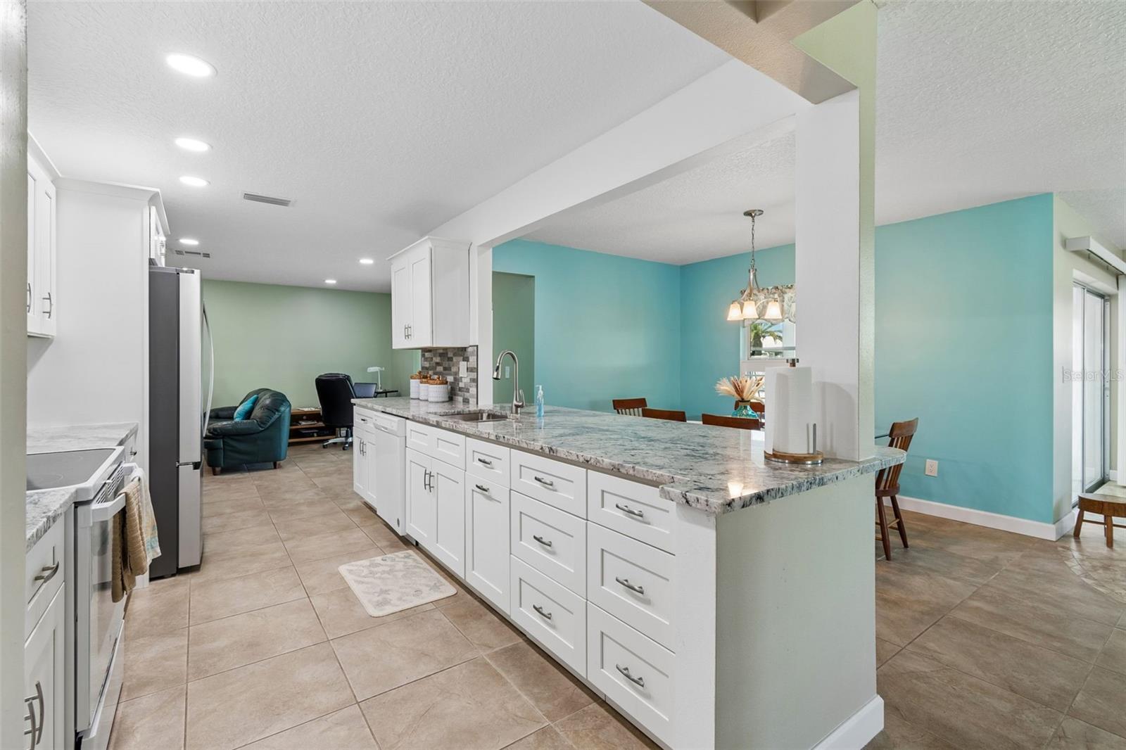 VILLAGE GREEN - Residential