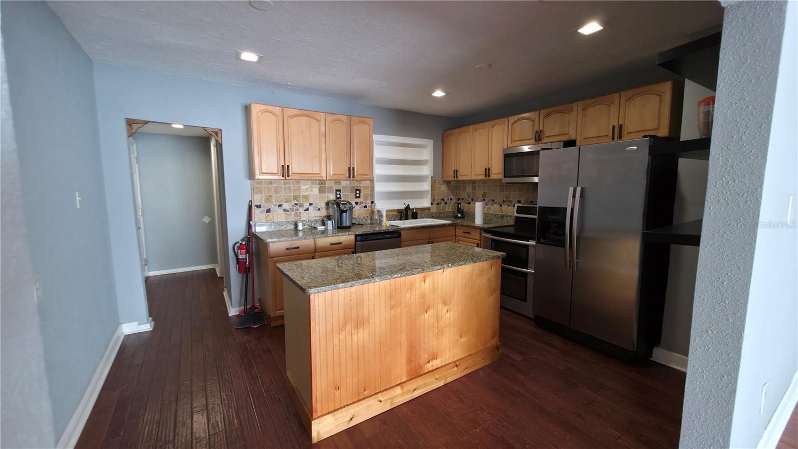 SHAWDOWLAWN 1ST ADD - Residential Lease